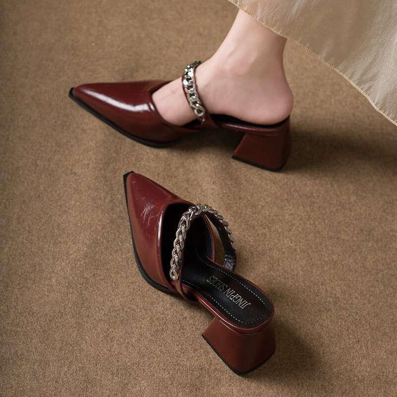 34-42 Closed-Toe Half Slippers 2025 French Internet Celebrity Mid-Heel Small Leather Summer Fairy designer shoes Style Pointed Toe Lazy Sandals Women&