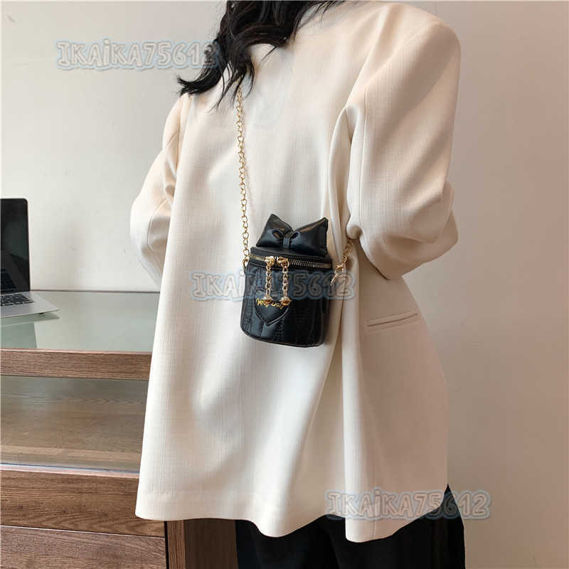 2025 New Simple Niche Design Chain Bag Niche Fashion Small Bag for Women Unique and Beautiful Bucket Bag H250804