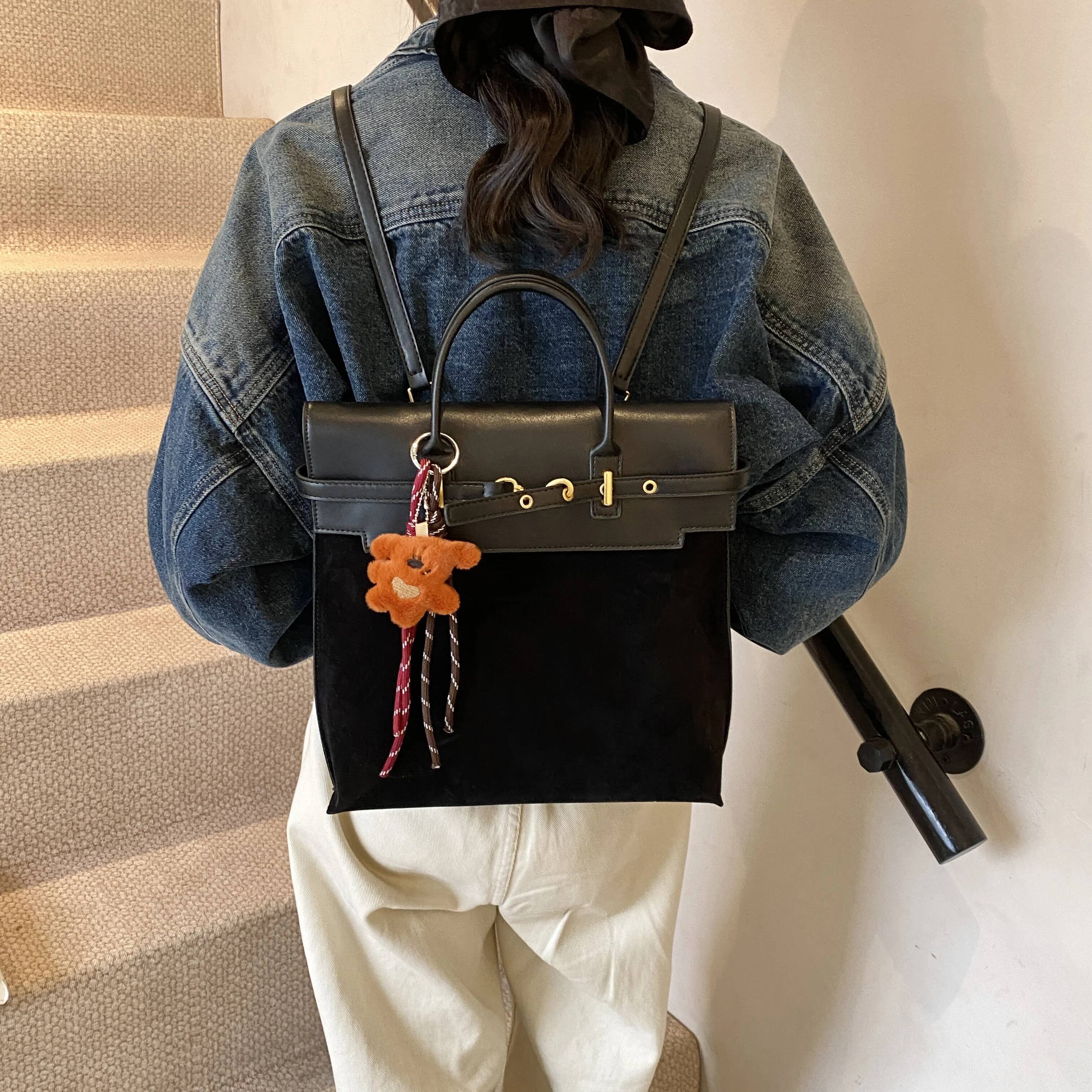 Shoulder bag Designer Tote Large Capacity Retro Handbag for women men Commut and travel outside Backpack Small Square multiple carrying methods