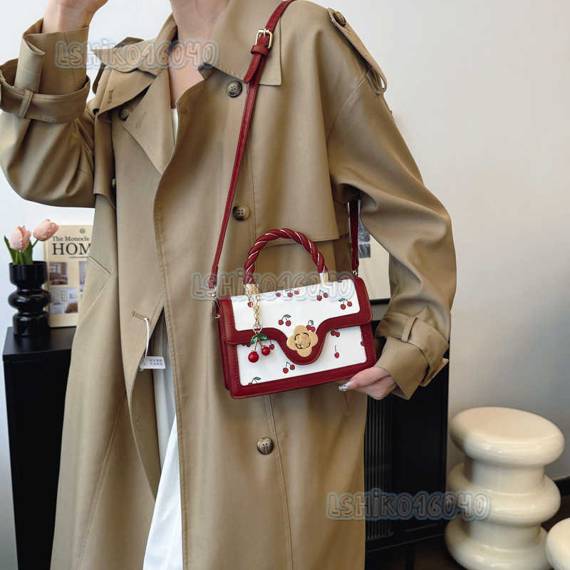 New Small Handbag for Women 2024 Autumn New Trendy and Versatile Crossbody Bag Stylish Handbag with a Sense of Fashion H250804