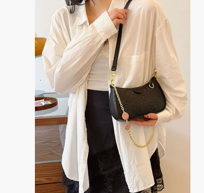 Elegant Shoulder Bag: Premium Women's Crossbody Handbag with Secure Wallet Compartments - Versatile Metal Accents swissmilitary