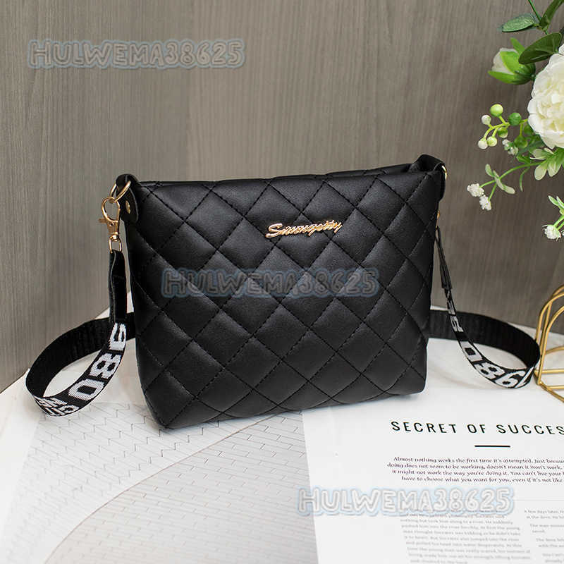 Minimalist Quilted Small Square Bag 2025 Autumn Winter New Fashion Womens Crossbody Phone Coin Purse Bucket Bag for Women H250804