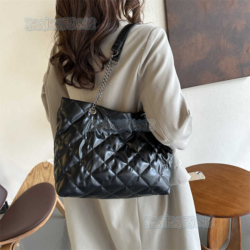 Fashion Casual Large Capacity Single Shoulder Womens Bag 2025 Autumn New Simple Trendy Handbag Simple Tote Large Bag H250804