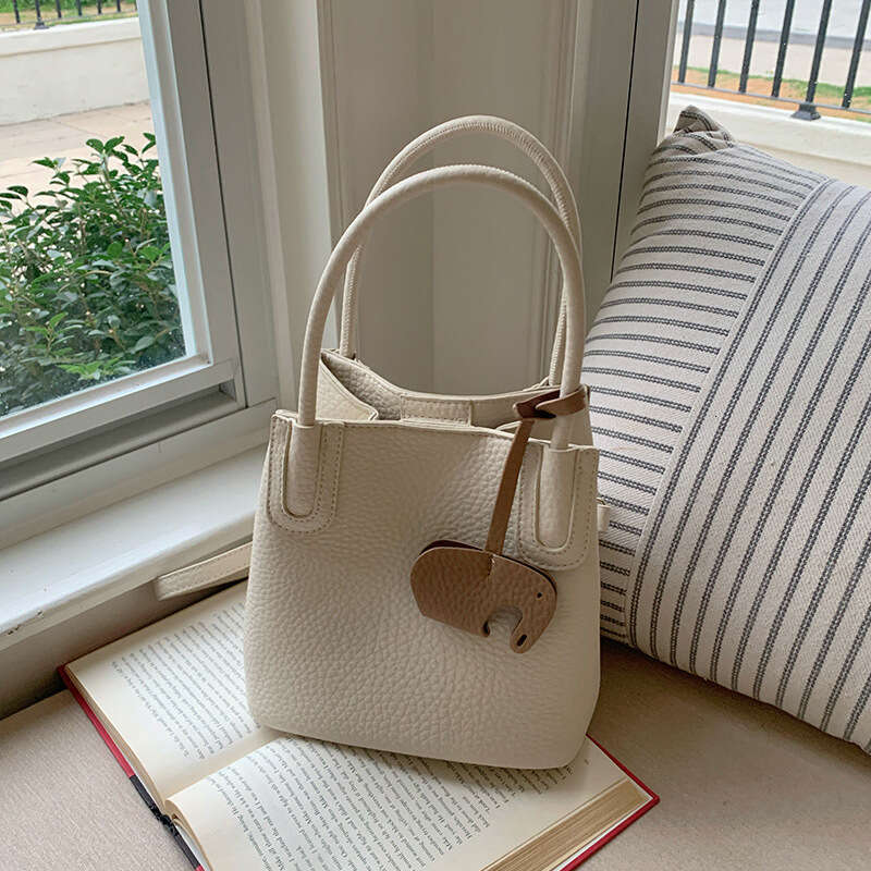 Summer Lightweight Bucket for Women, French Style Simple Casual Handbag, Single Shoulder Bag, Niche Commuter Trendy Crossbody Bag
