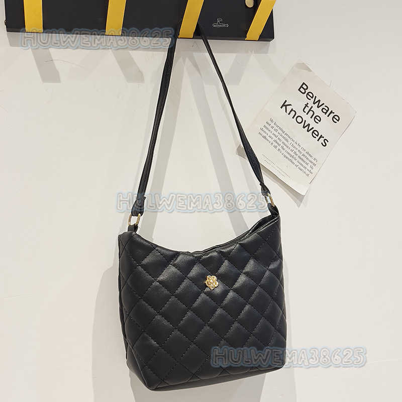 Autumn Winter New Diamond Chain Bag for Women 2025 New Handbag Fashion Simple Single Shoulder Crossbody Bag for Women H250804