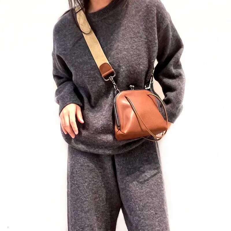 Vintage Genuine Leather Clip Bags Women Wide Straps Crossbody 2024 Trends Small Handbags Purses Phone Bag Ladies Clutches