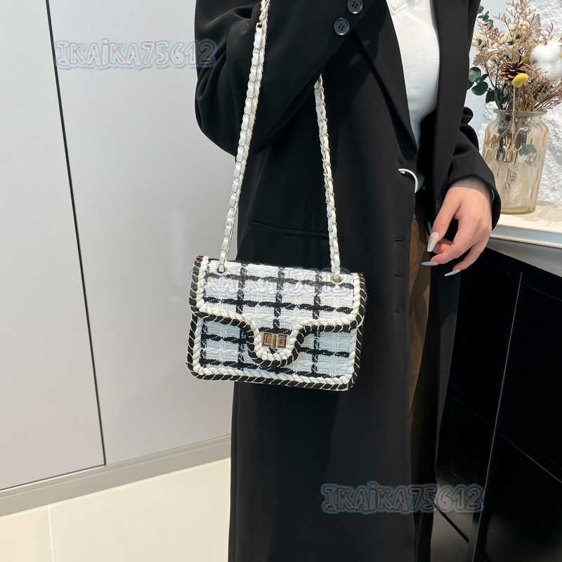 Trendy Personality Small Square Bag 2025 New Fashion Niche Design Womens Bag Trendy Simple Crossbody Shoulder Bag H250804