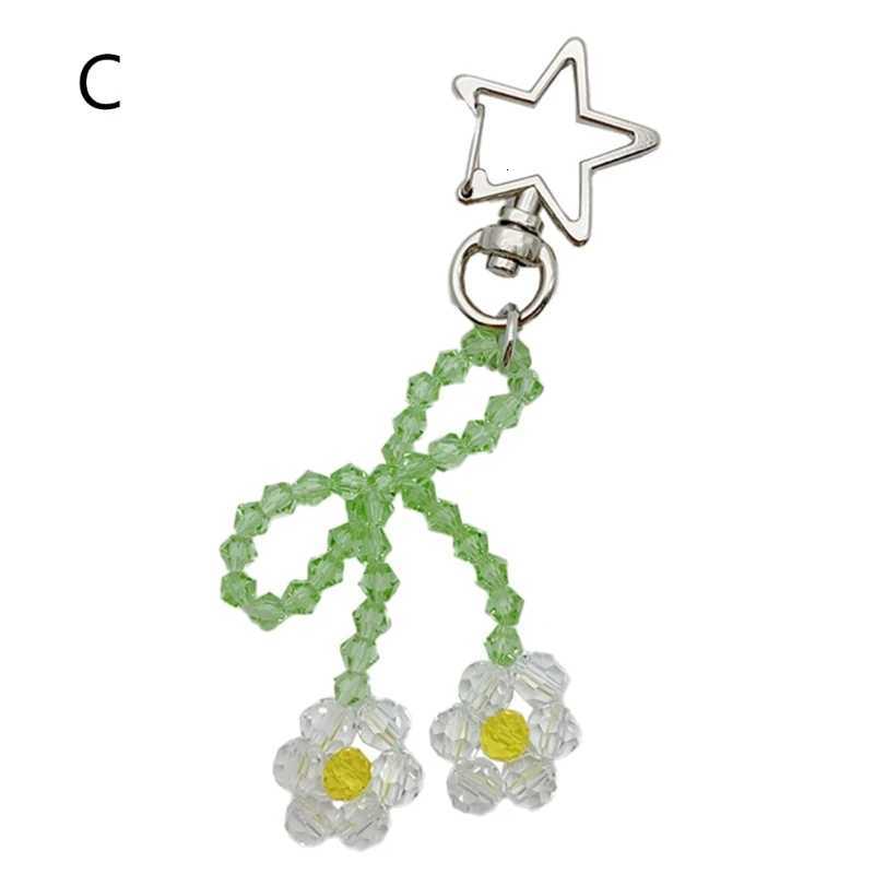 Flower Keychain Elegant Beads Holder Portable Keyrings Bag Pendant Suitable for Various Occasions G250802