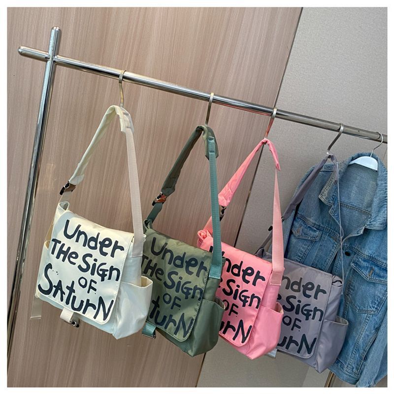 Korean version of the shoulder personality graffiti letters large-capacity messenger Messenger street back big bag