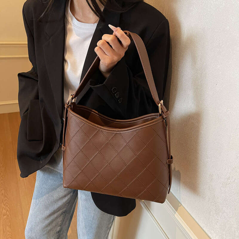 2025 New High-end Texture designer Design bags Single Shoulder Adjustable Strap Fashion Crossbody Bag