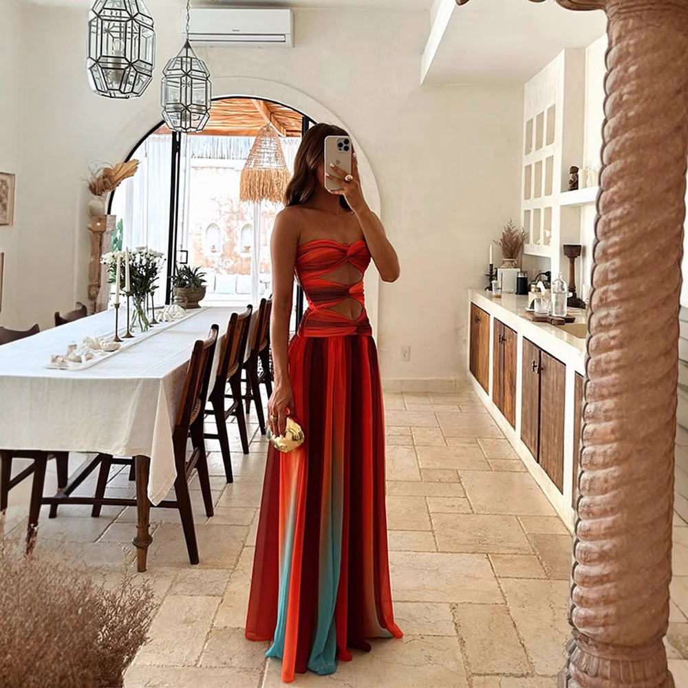 2025 European and American hot selling strapless hollow out vacation beach cross fashion sleeveless dress, new designer dress