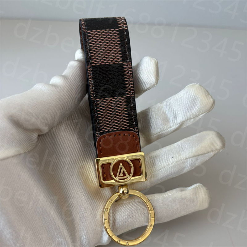 Designer keychain Classic Leather Metal Fashion Bag Cartoon Pendant Lanyards Boutique Gifts Decoration Jewelry Accessories Spring New Womens Keychain