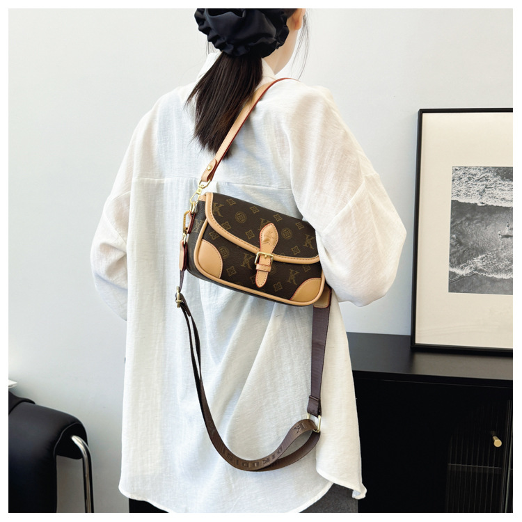 2025 Women's bag new temperament, splicing print niche explosive versatile wallet punch-free shoulder strap fashionable shoulder bag