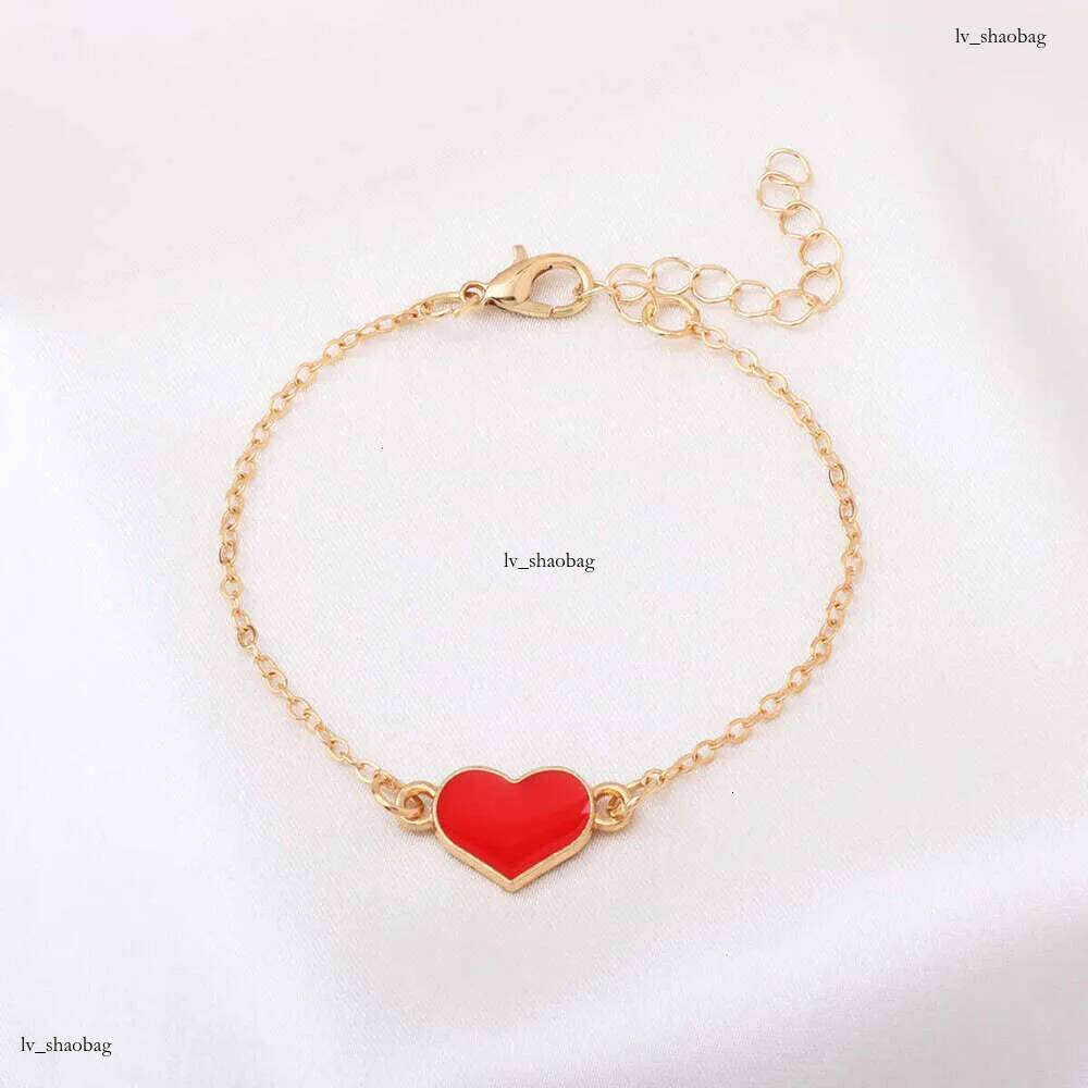 DHCollections 2025 Spring Heart Jewelry - Minimalist Necklace Bracelet Earrings Set for Women (2 Color Options)