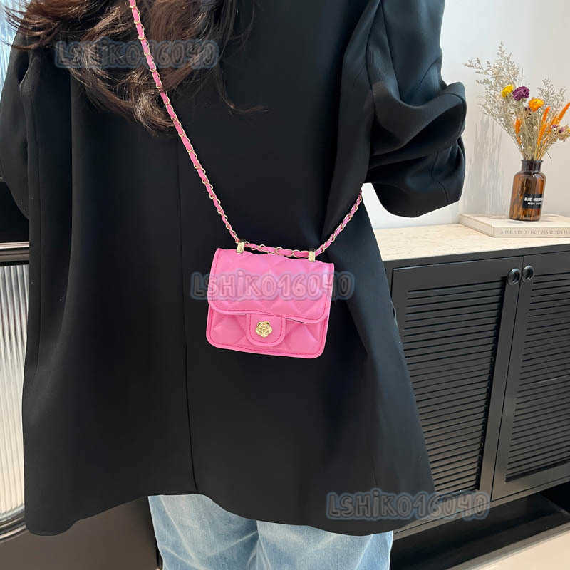 Premium 2025 New Niche Design Chain Small Bag Handheld Versatile Celebrity Lipstick Bag Mini Coin Small Square Bag H250804