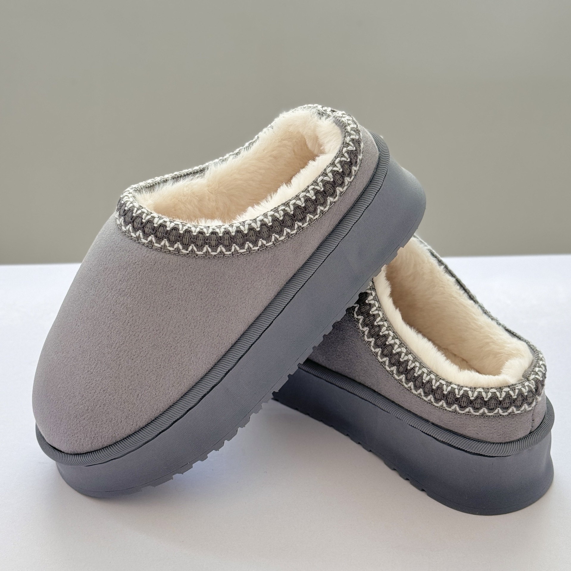 Free Shipping Best Seller 2025s Fall Winter Designer's New Home Fleece slippers Unisex Outdoor Thick Sole Warm Cotton Shoes Big Size 44-45 Comfor