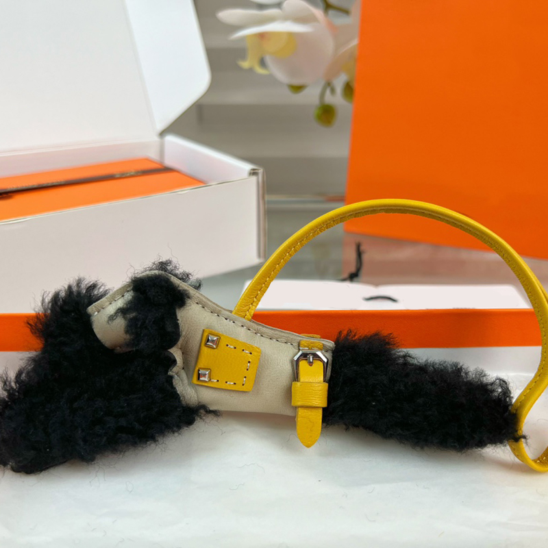 Leather Puppy Keychain High Quty Chic Cute Animal Bag Charm For Women Men Lanyards For Wallet Puerse And Card Holders L250928KPJA