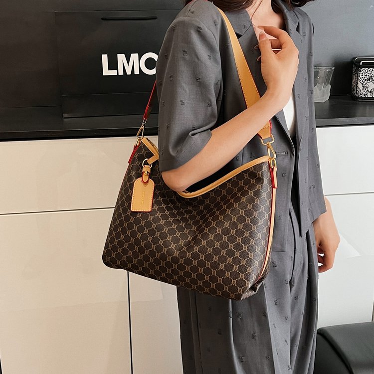 free shipping designer bags Luxury Bags Retro monogram trendy casual women's single-shoulder bag with exquisite patterns