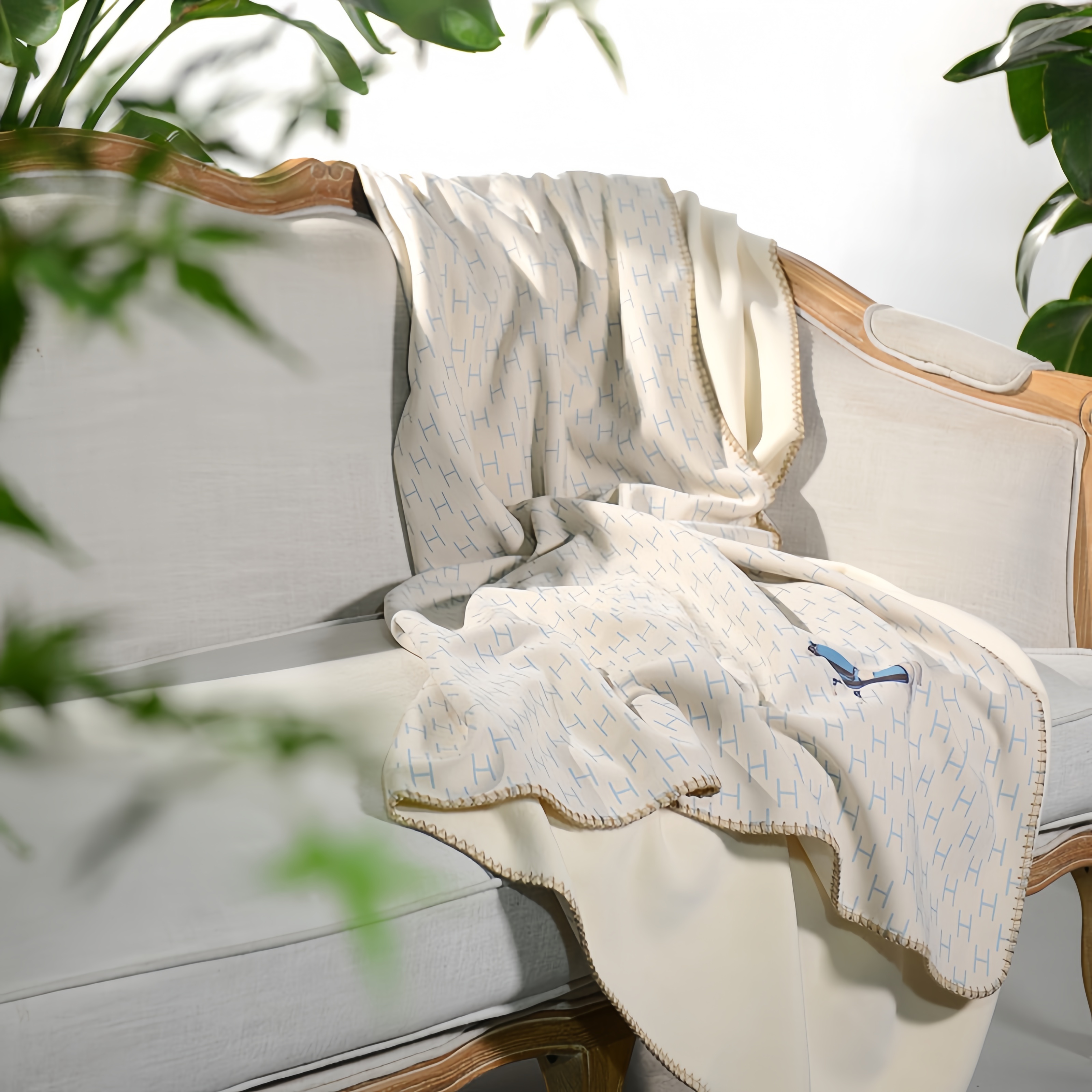 Designer blanket H cashmere blankets sofa blanket covering blanket thin shawl blanket air - conditioner blanket airplane travel blanket