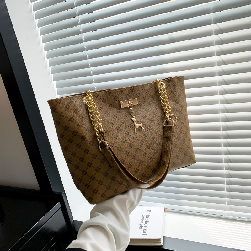Retro commuting texture chain shoulder bag female spring new style all-match underarm bag tote bag female bag
