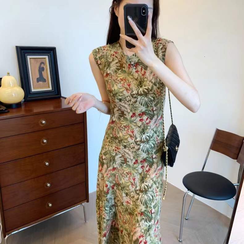 2025 Summer Lightweight Invisible Super Slim Cool Elegant Soft Round Neck Small fashion Bubble Sleeve Dress Summer Peacock Blue New Designer Dress