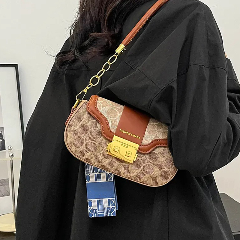 Designer bag Shoulder Bag Luxury Bag Crossbody Purse Designer Shell Bag Women Designer New Fashion Commuter Print Shoulder Crossbody Bag Denim Black 0
