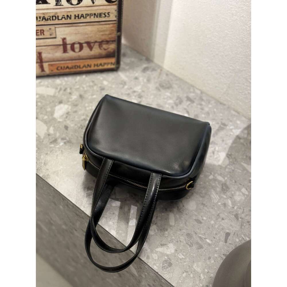NEW Vintage Spicy Girl Style Multi-Pocket Underarm Women's Bag Niche Design Single Shoulder Motorcycle Soft Leather Handbag