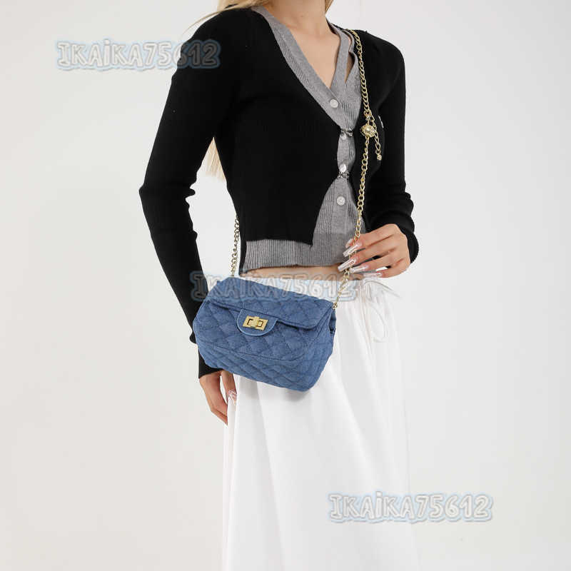 Fashion Bag for Women 2025 New Trendy Texture Beautiful Stylish Small Square Bag Simple Niche Design Single Shoulder Crossbody Bag H250804