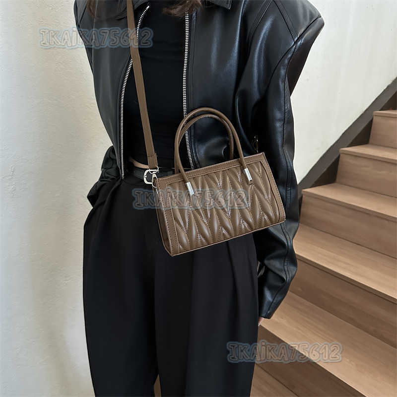 Handbag Women 2025 Autumn New Fashion Small Square Bag Womens Simple Fashion Single Shoulder Crossbody Bag H250804