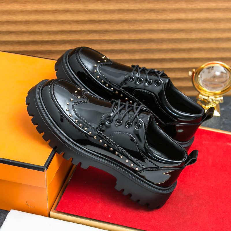 68801- Four Seasons Men's Fashion Rivet Round Head Leather Shoes Large Size British Low Top Lace Thick Bottom Casual Shoes