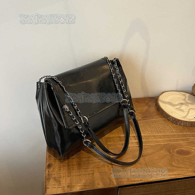2025 New Fashion Chain Shoulder Bag for Women Niche Design Simple and Stylish Underarm Small Square Bag H250804