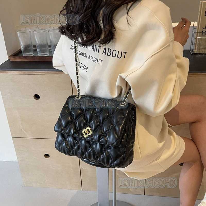 Minimalist Fashion Bag for Women 2024 Spring Summer New Niche Quilted Underarm Bag Single Shoulder Crossbody Bag H250804
