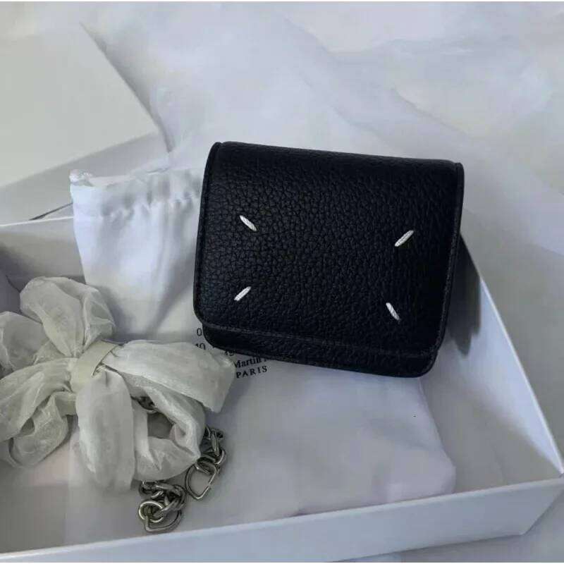 trendy short mini chain for men and women, shoulder bag, crossbody bag