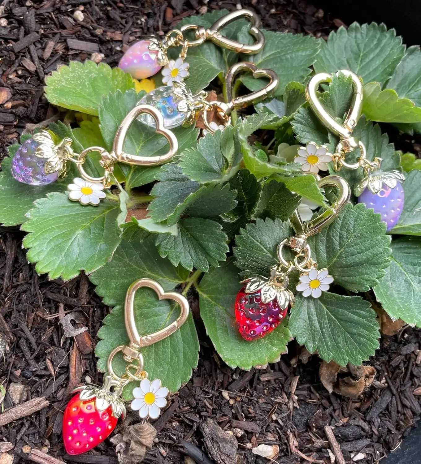 ute Strawberry Keychain Bag Charms Kawaii Heart Flower Key chains Accessories Decor for Girls Purse Gifts G250802