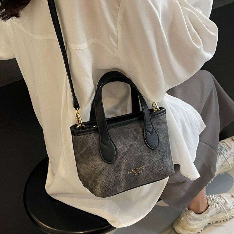 Fashionable women's shoulder crossbody bag, small square bag for daily commuting