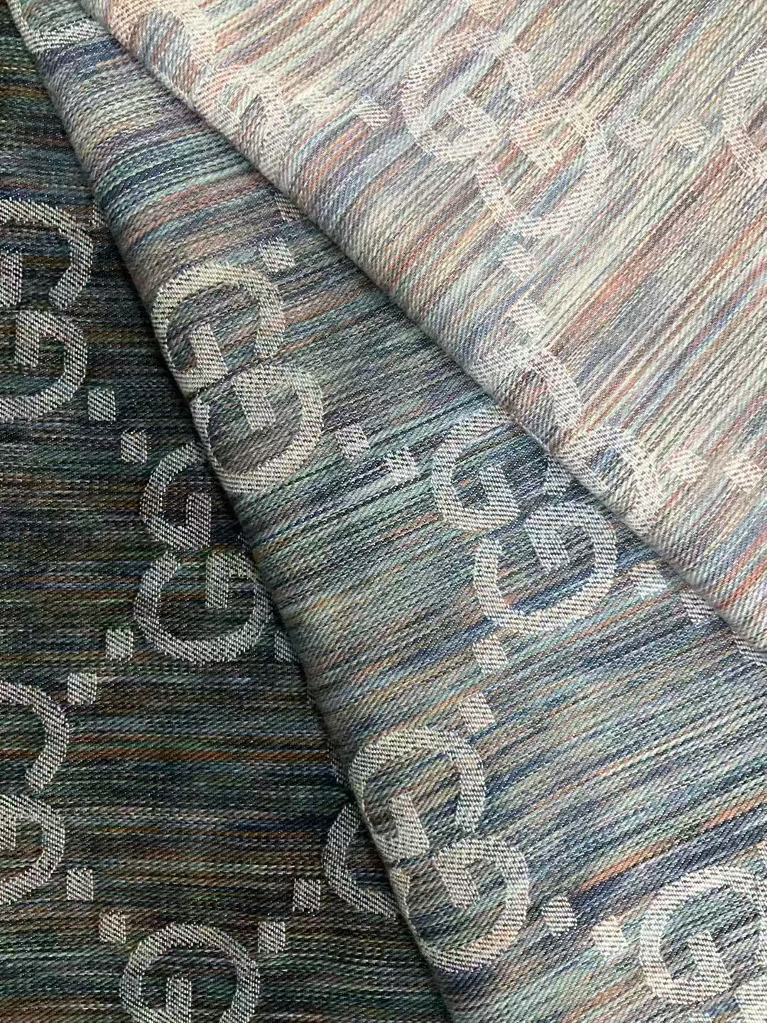 The 1-3 brand meter-dyed jacquard fabric trench coat set, brocade fabric sofa cover, customizable curtain fabric for DIY clothing, and shoe fabrication material.