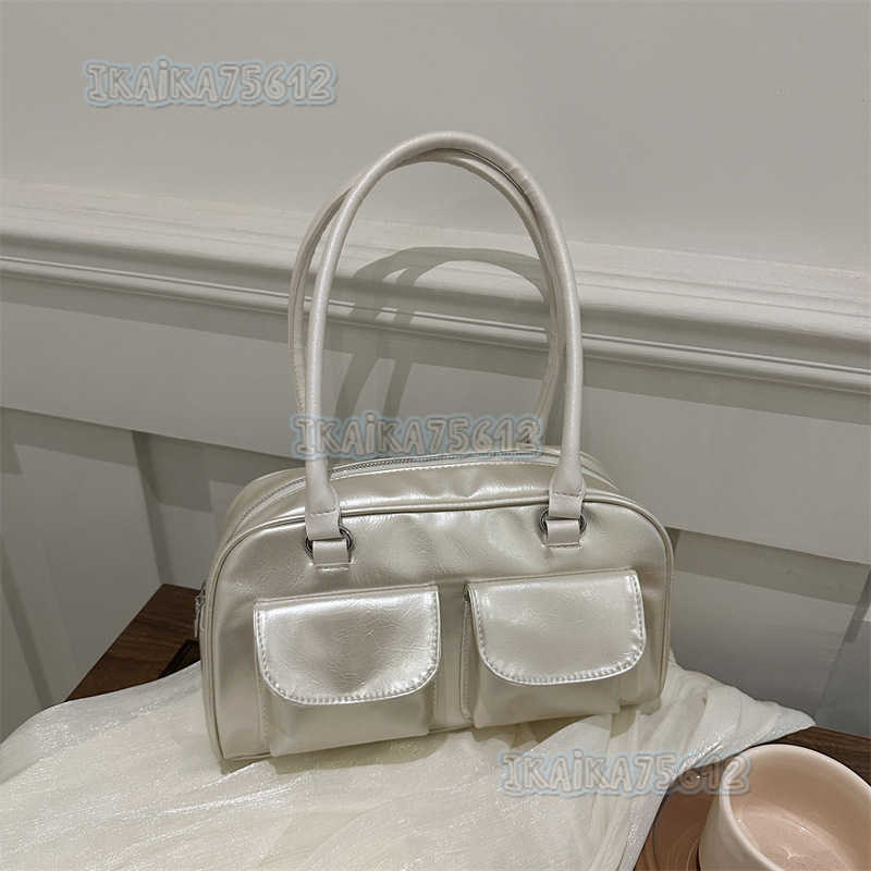 Oil Wax Leather Niche Design Bowling Underarm Bag for Women Simple Commuting Fashion Versatile Handbag Shoulder Bag H250804