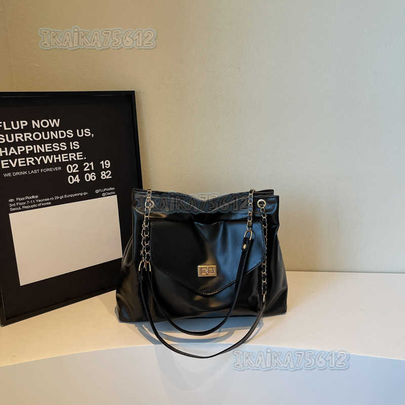 Casual Chain Single Shoulder Crossbody Bag Simple Large Capacity Bag for Women 2025 Winter New Style Commuting Tote Bag H250804
