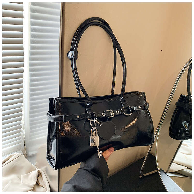 Sweet Cool Women's Handbag Simple Commuter Stylish bags Belt designer Fashion 2025 New Trend Motorcycle Shoulder Underarm Bag