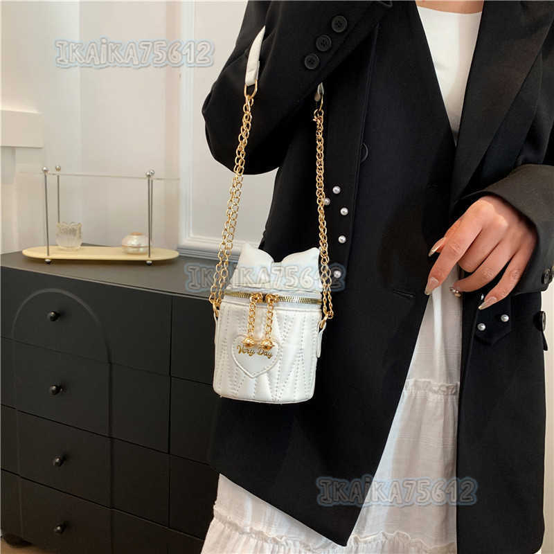 2025 New Simple Niche Design Chain Bag Niche Fashion Small Bag for Women Unique and Beautiful Bucket Bag H250804