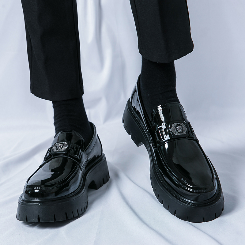 8806- New Summer Breathable Leather Shoes with Men's Sensation, British Interior Height Increase Thick Bottom Trendy Bright Face, One Step Casual