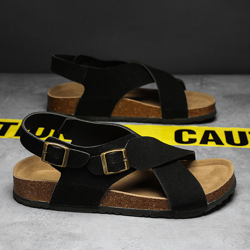 Designer Slippers and sandals Men's new fashionable outerwear anti-slip and wear-resistant sports soft-soled beach slippers for driving free ship