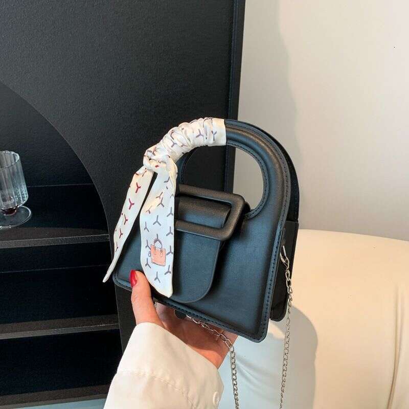 Women New Niche Design Shoulder Bag Mandbag Chain Small Square High-Level Simple Messenger Bag
