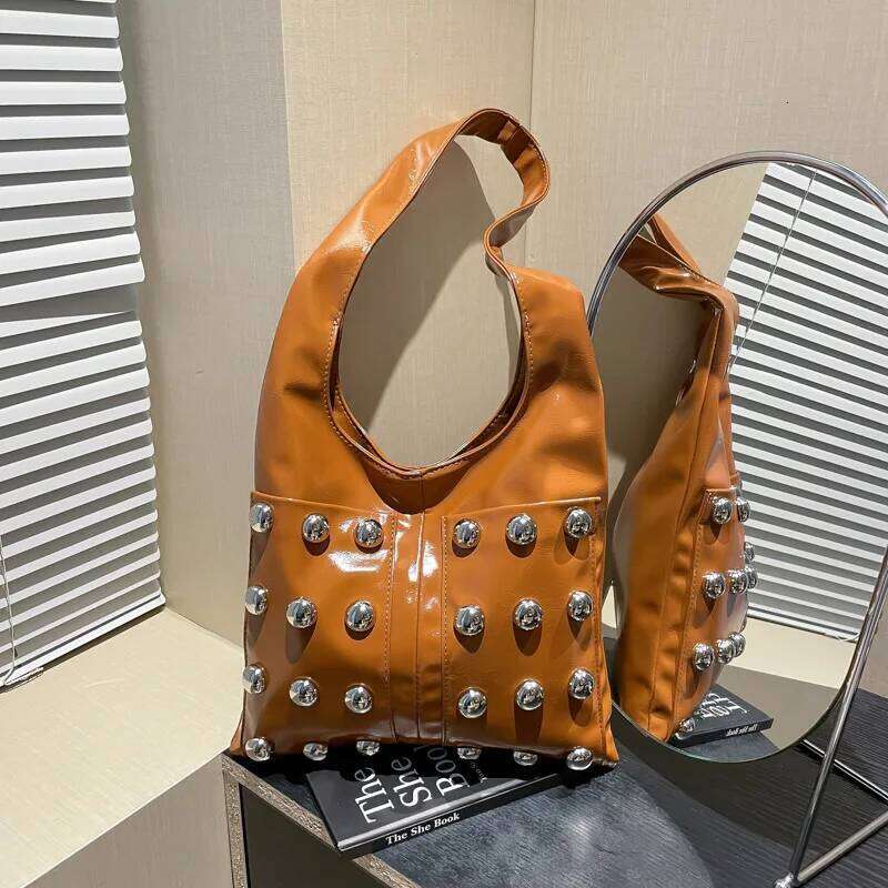 Fashion Rivet Shoulder Soft PU Leather Tote Bags For Women 2025 High Quality Handbag And Purses NEW Female Clutch Bucket Bag