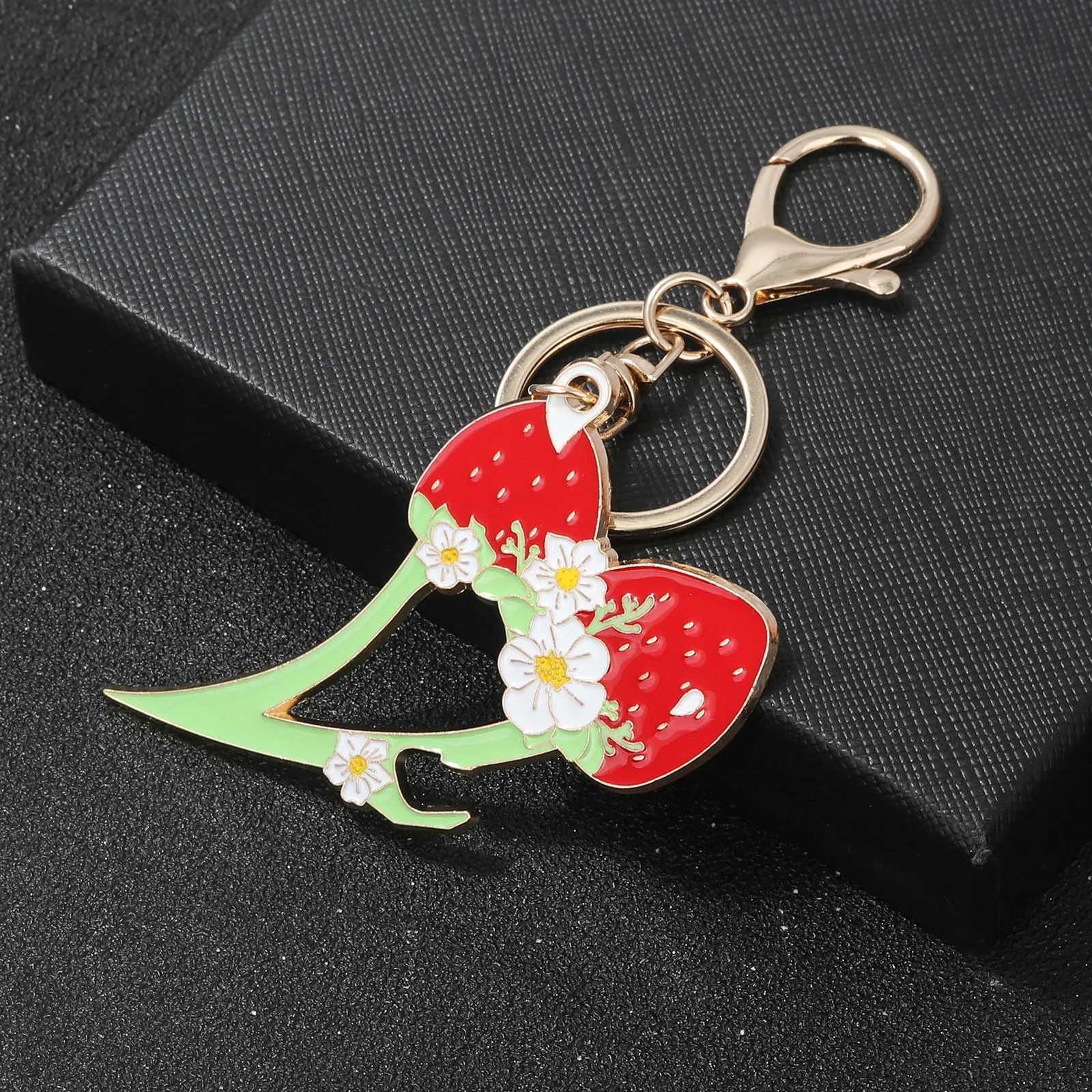 Fashion Cute Womens Self Defense Strawberry Keychain Bag Charm Keychain Safety For Women Accessories Gift Set For Girlfriend G250802