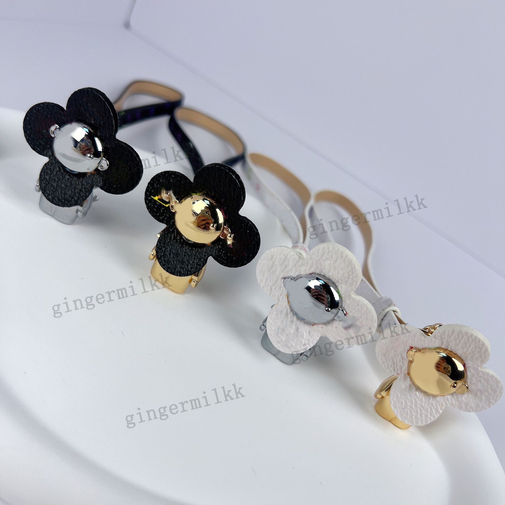 Light Luxury Bag Charms Designer Bag Charm Leather String Pendants Clover Pendant Christmas Gift Fashion Car Accessories