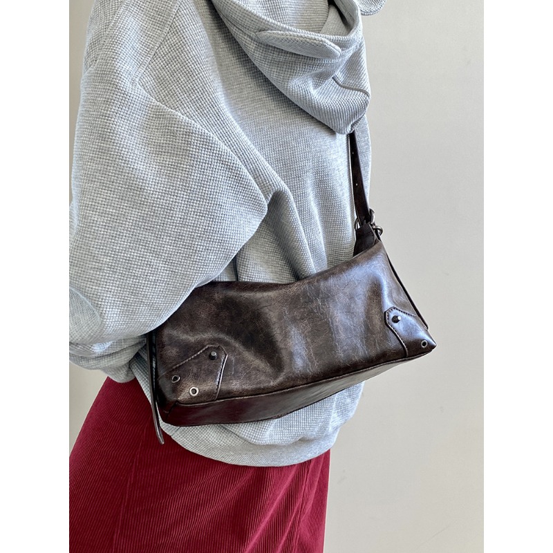 Elegant Niche Female Unisex Tote Pouch with Contemporary Strap Options for Casual Elegance