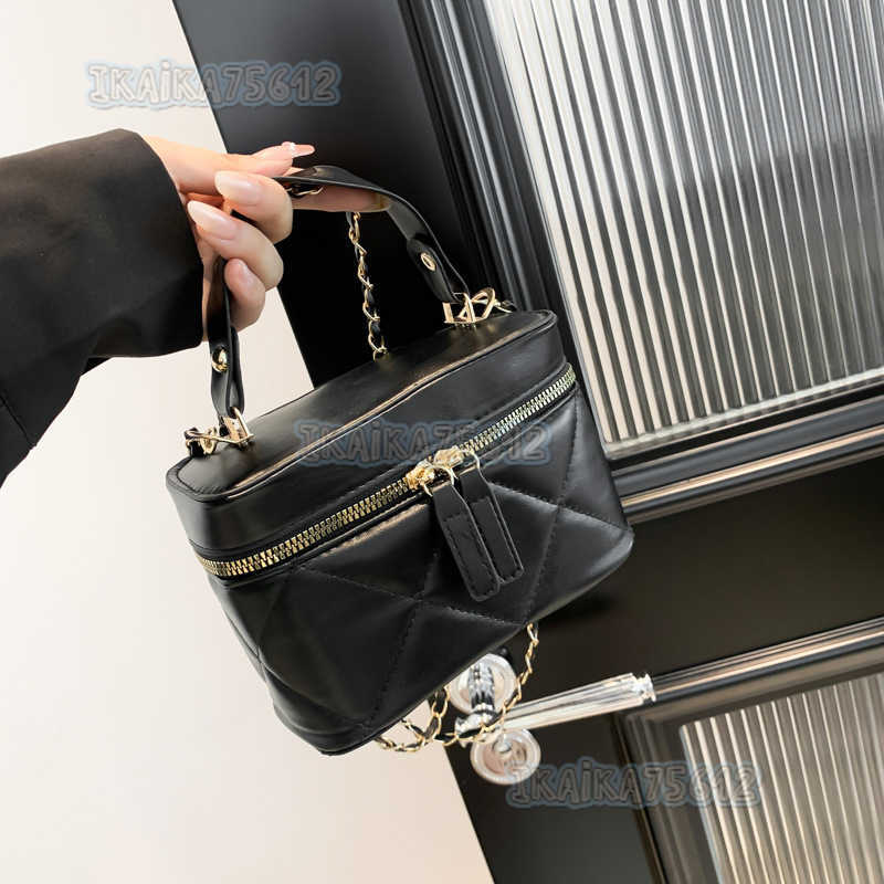 Trend Beautiful Small Bags for Women Spring/summer 2025 New Fashionable and Unique Trendy Crossbody Bags Handheld Bucket Bags H250804