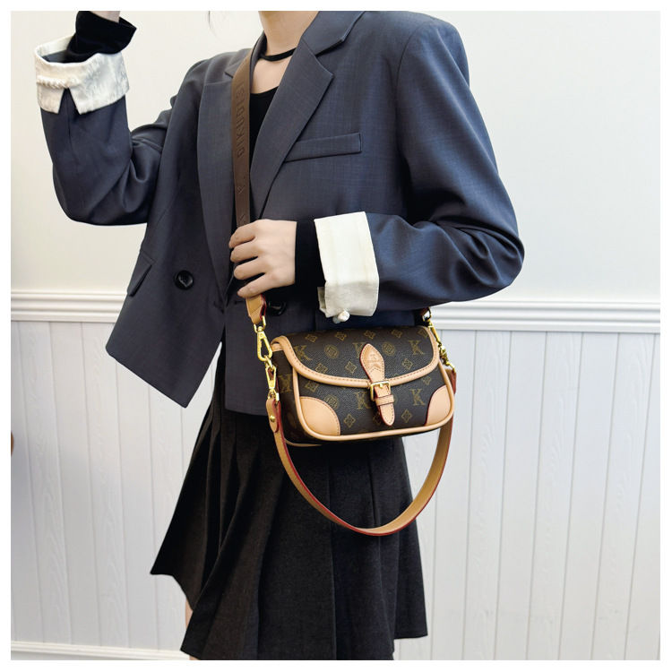 2025 Women's bag new temperament, splicing print niche explosive versatile wallet punch-free shoulder strap fashionable shoulder bag