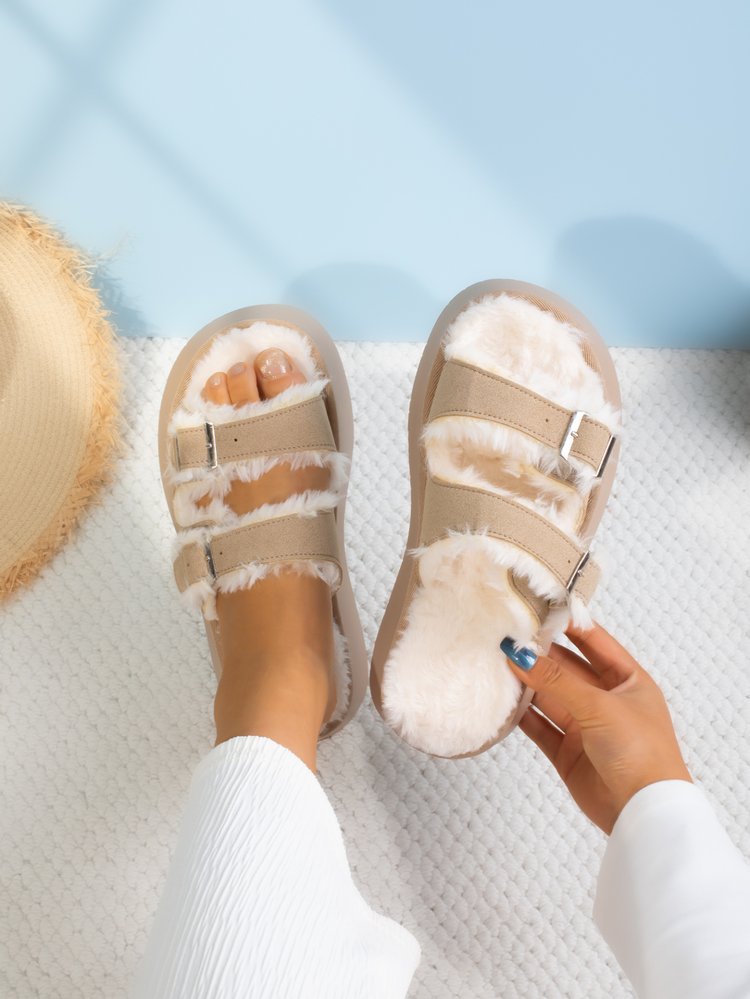 2025 Women's one-piece fur flat fluffy shoes with color-blocking design Slip - on Lazy Shoes for Slippers